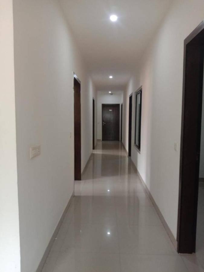 Supreme Guest House By Wb Inn Агра Экстерьер фото