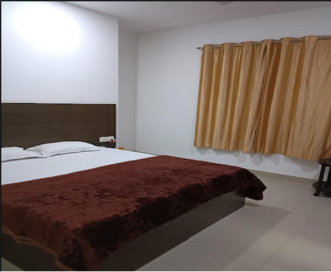 Supreme Guest House By Wb Inn Агра Экстерьер фото