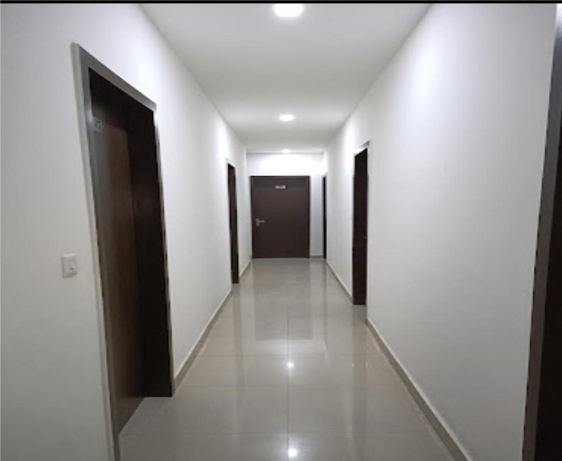 Supreme Guest House By Wb Inn Агра Экстерьер фото